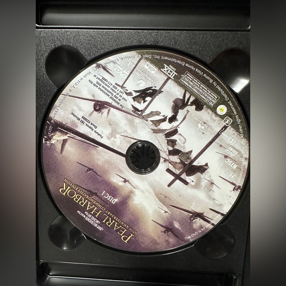 Experience the Epic Tale of Courage and Sacrifice with Pearl Harbor Movie - Picture 4 of 4